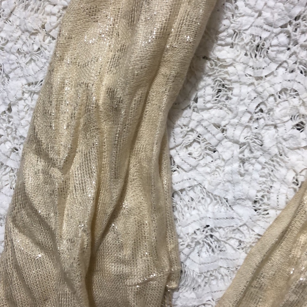 Used scarf size 20x72 - Picture 4 of 7